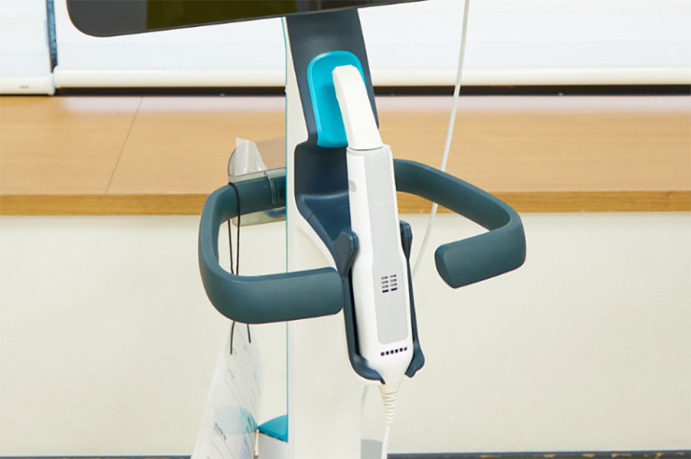 口腔内スキャナー